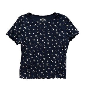 Hollister Baby Tee Lettuce Edge